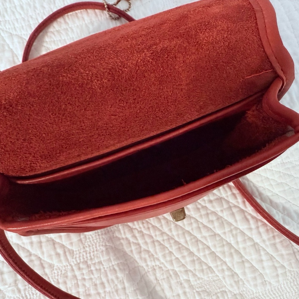 Coach Vintage Red Leather Crossbody Bag - Picture 8 of 16